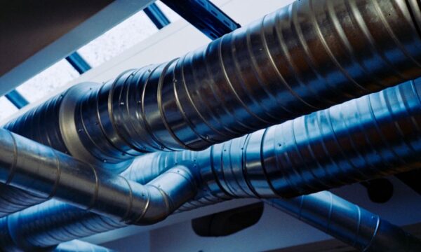 어린이와 HVAC 시스템을 함께 사용하여 집을 안전하게 유지하는 방법